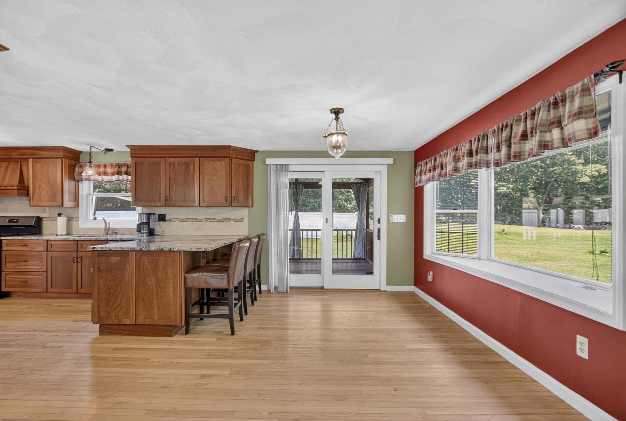 Single Family Residence at 6 Paddock Lane, Dracut MA 01826, Dracut, photo 11 of 42