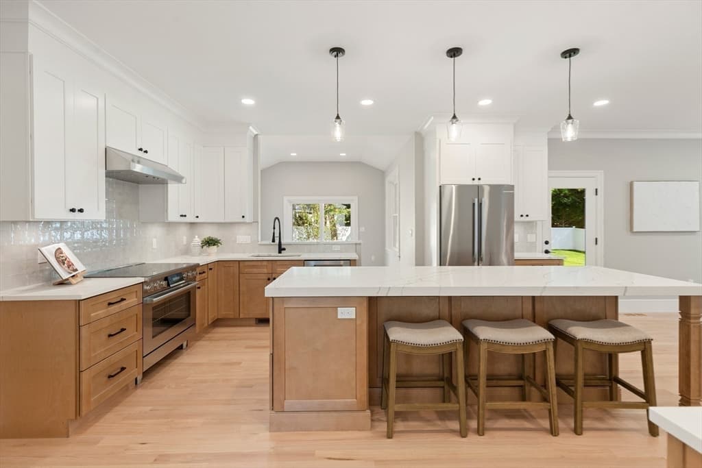 SIX Lane Avenue, Bedford MA 01730 photo 6
