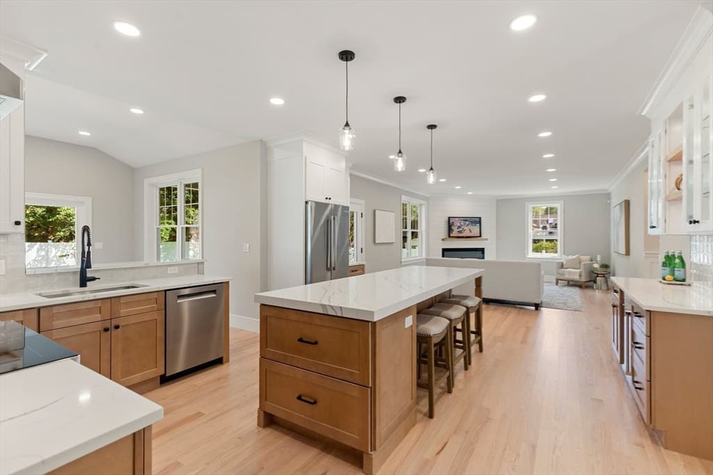 SIX Lane Avenue, Bedford MA 01730 photo 7