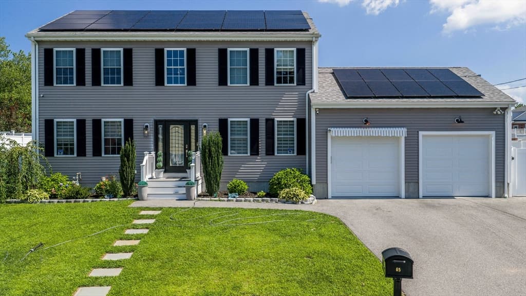 65 Armsby St, New Bedford MA 02745