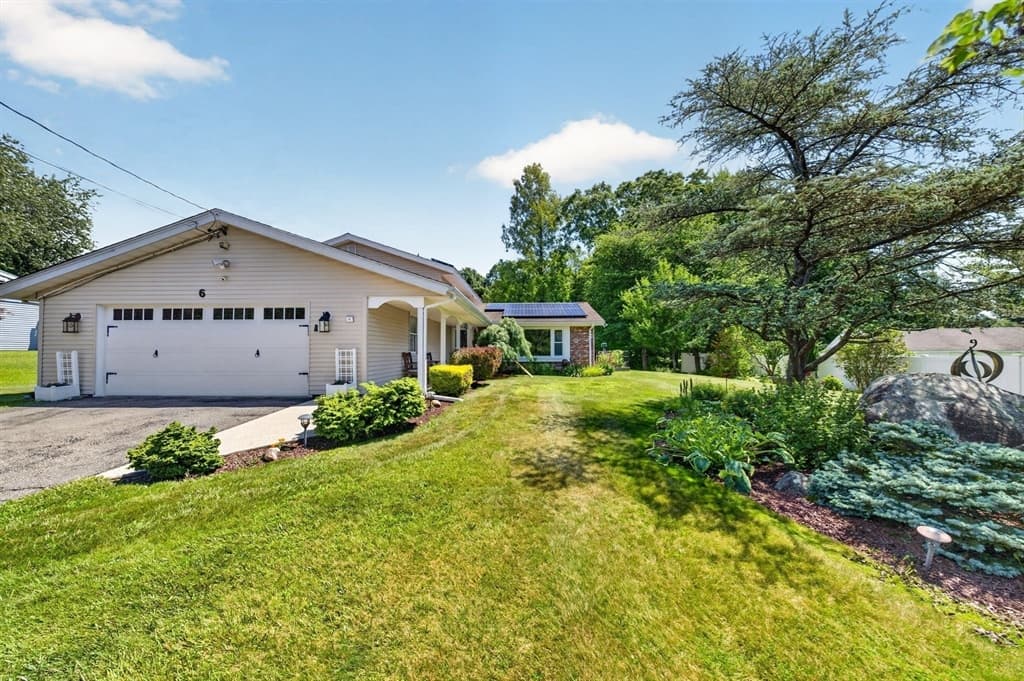 6 Topaz Ln, Dartmouth MA 02747 photo 3