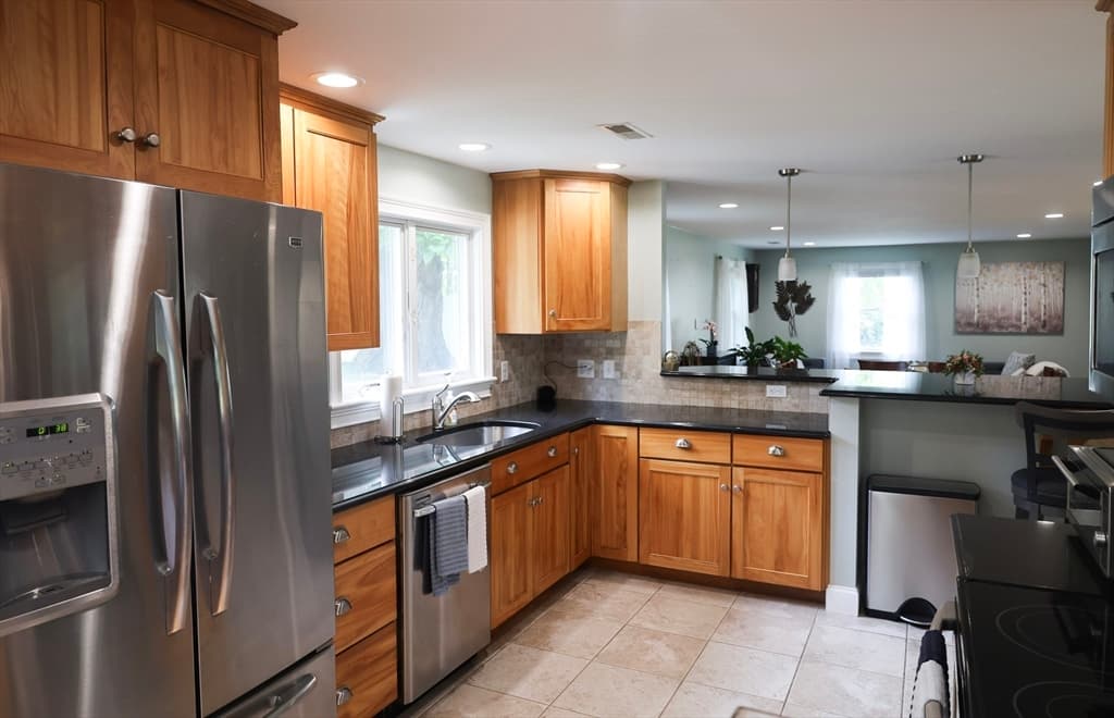 129 Burley St, Danvers MA 01923 photo 7