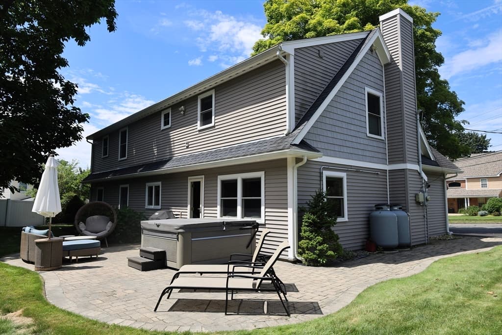 129 Burley St, Danvers MA 01923 photo 3