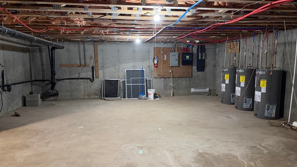 174 Locust St, Springfield MA 01108 photo 35
