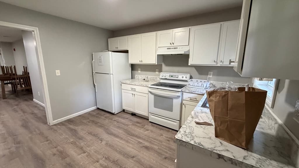 174 Locust St, Springfield MA 01108 photo 8
