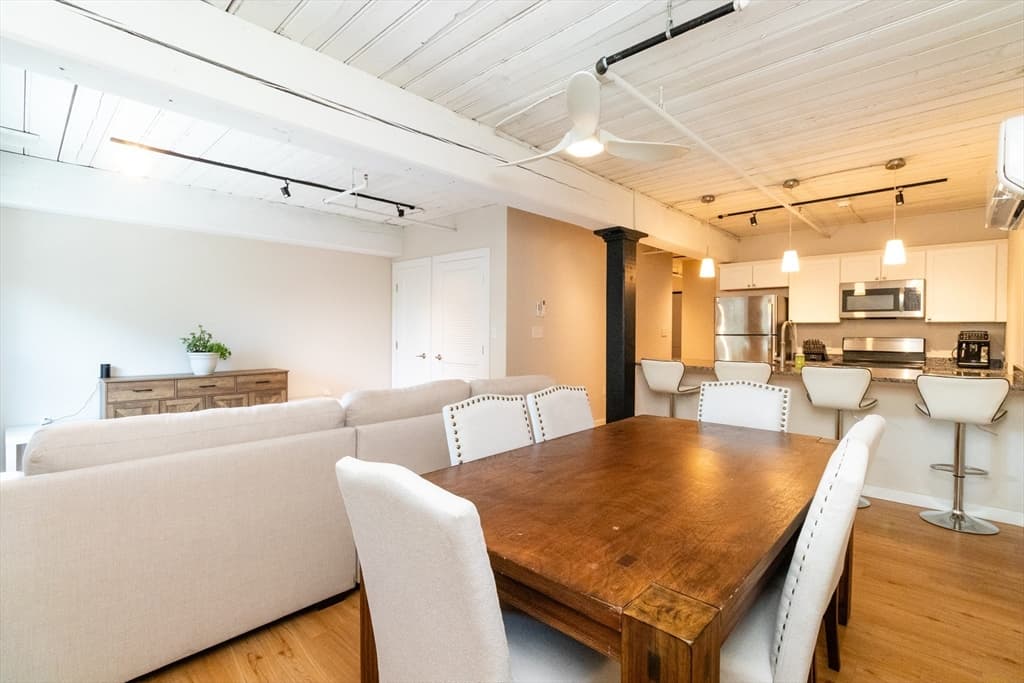 55 Sterling St # 205, Clinton MA 01510