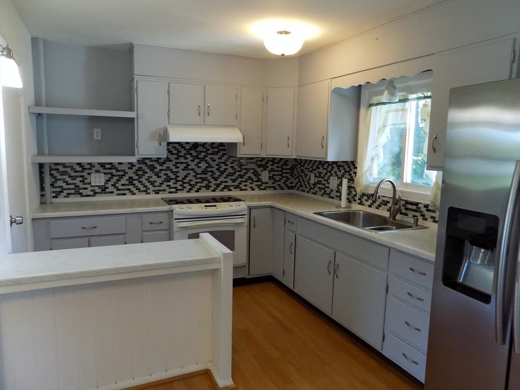 4 South Richard St, Milford MA 01757 photo 6