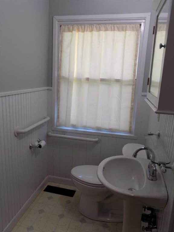 4 South Richard St, Milford MA 01757 photo 17