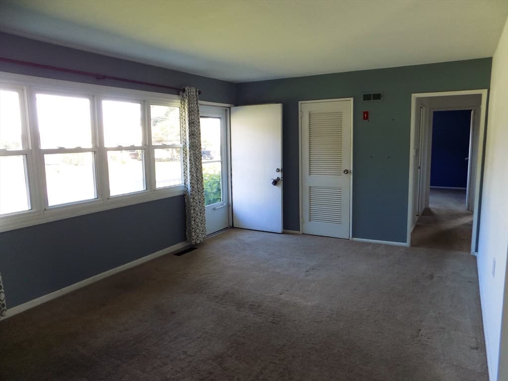 4 South Richard St, Milford MA 01757 photo 3