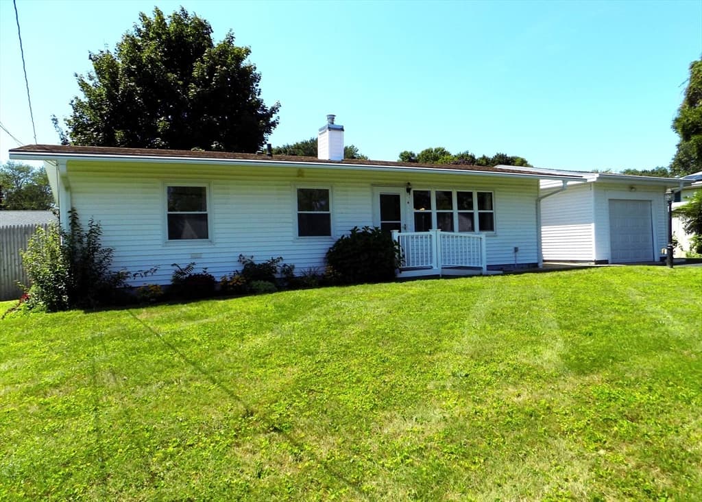 4 South Richard St, Milford MA 01757