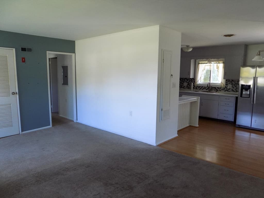 4 South Richard St, Milford MA 01757 photo 9