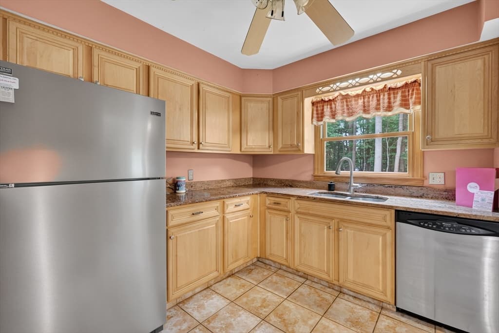 63 Forge Rd, Freetown MA 02702 photo 5