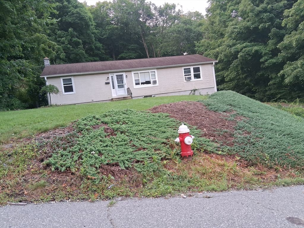 1029 School St, Palmer MA 01069