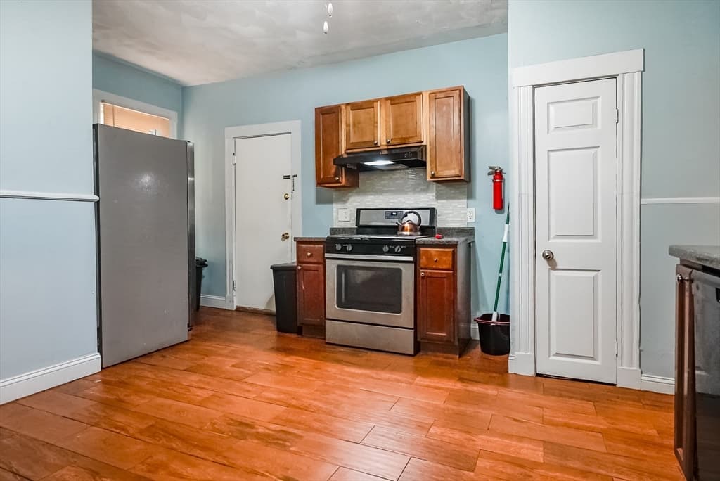 29 Wildwood St, Boston MA 02124 photo 14