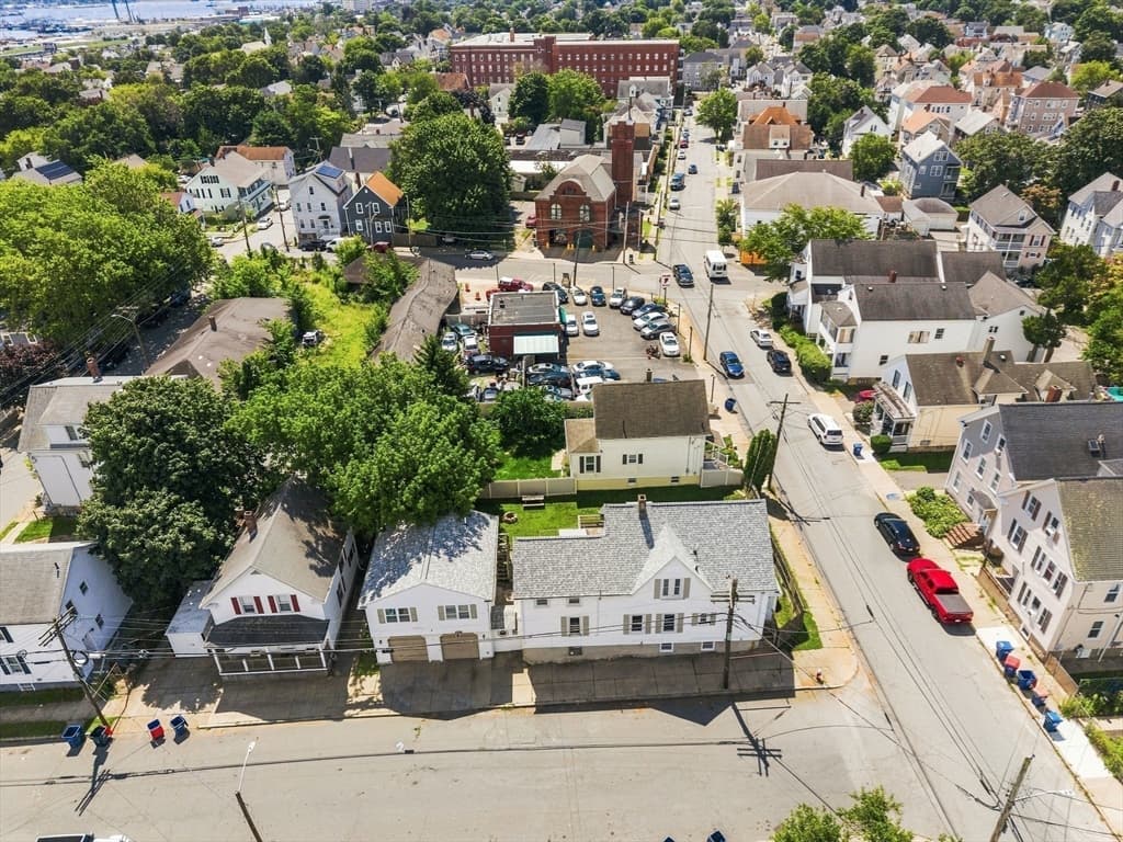 294 Weld St, New Bedford MA 02740