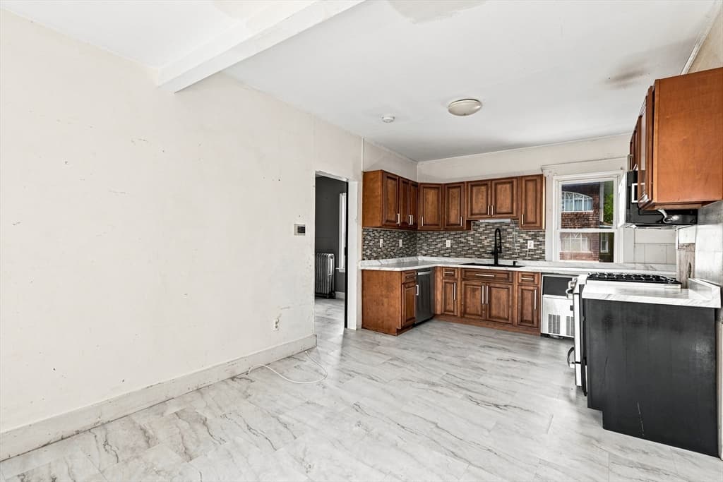 294 Weld St, New Bedford MA 02740 photo 5