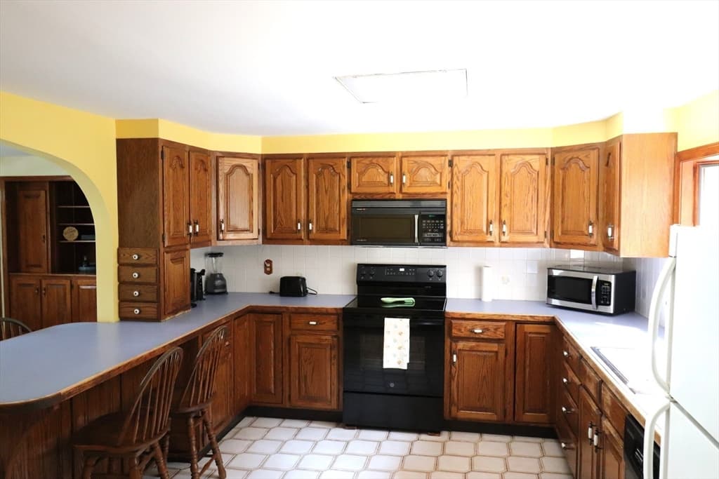 55 Franklin St, West Boylston MA 01583 photo 3