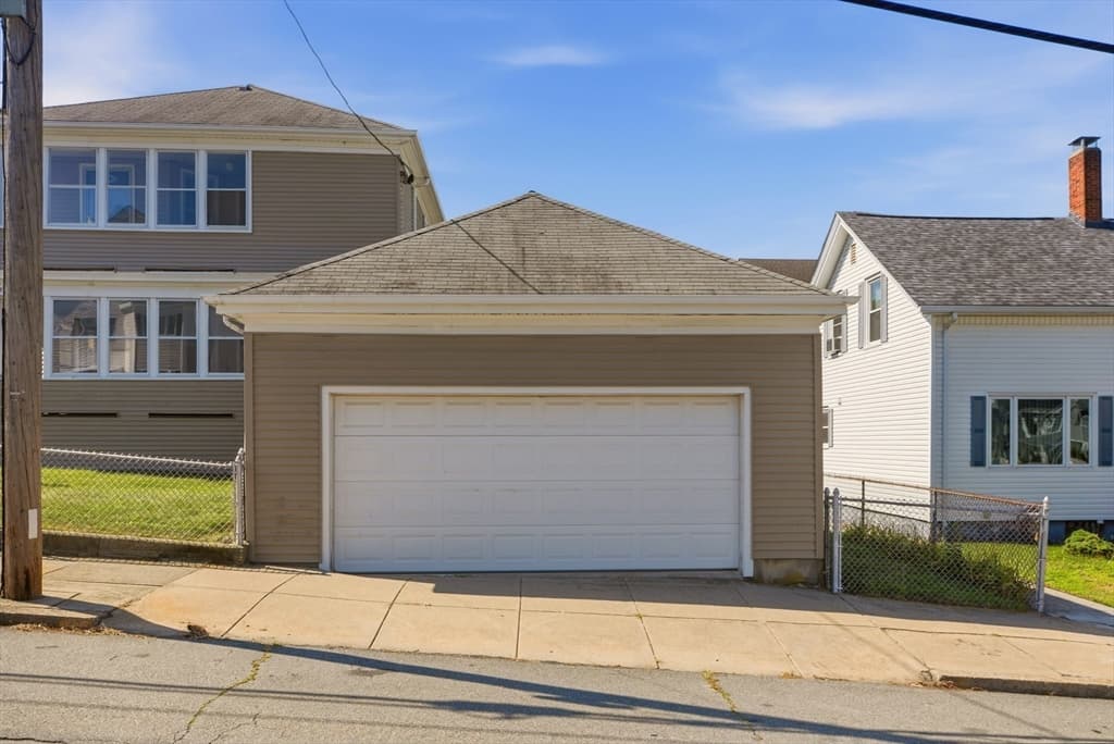 345 Sprague St, Fall River MA 02724 photo 2