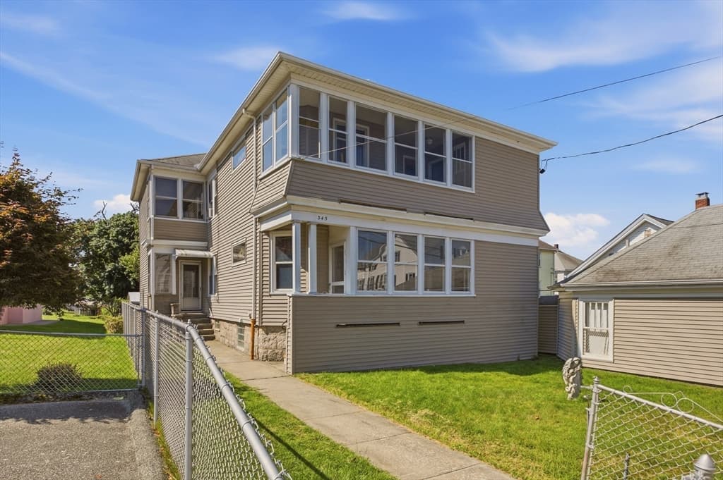 345 Sprague St, Fall River MA 02724