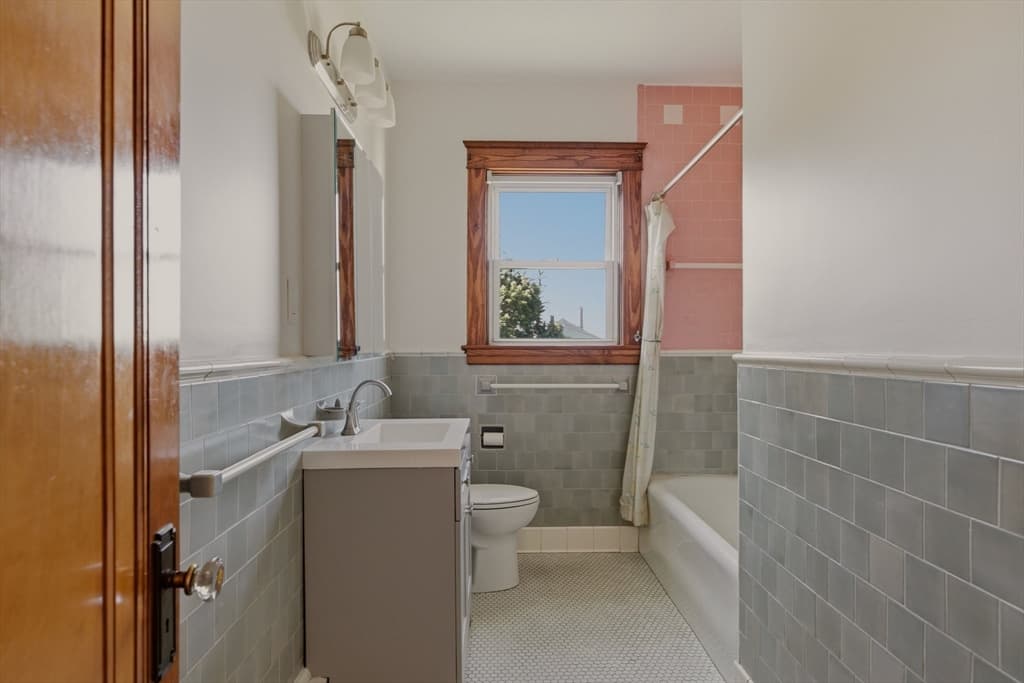345 Sprague St, Fall River MA 02724 photo 34