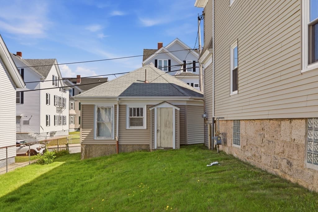 345 Sprague St, Fall River MA 02724 photo 37