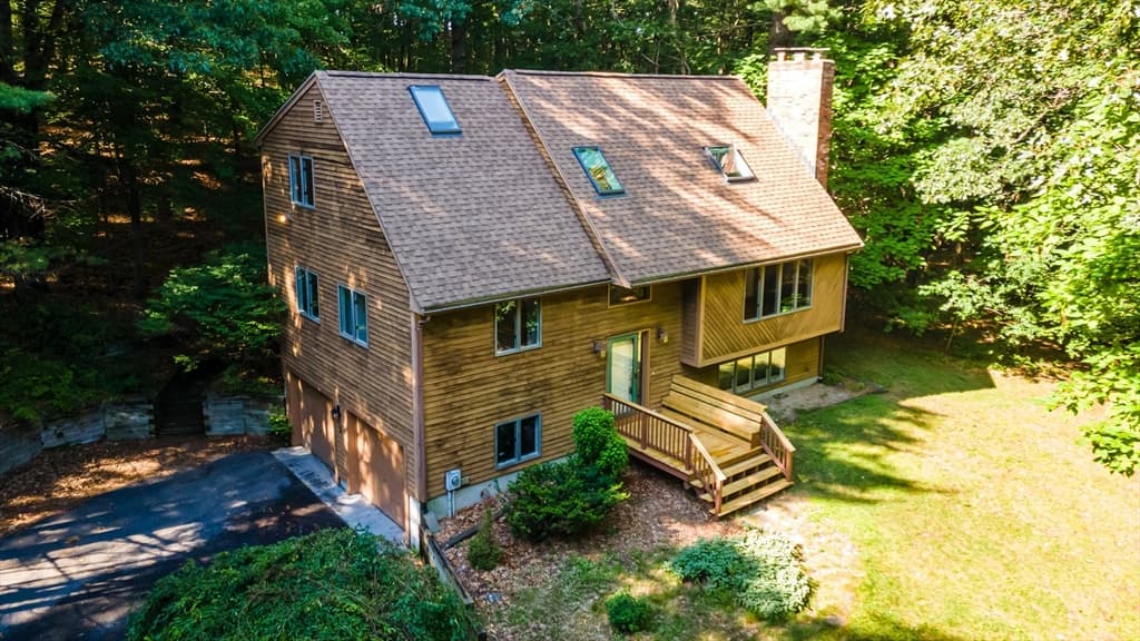 3 Sargent Rd, Bolton MA 01740