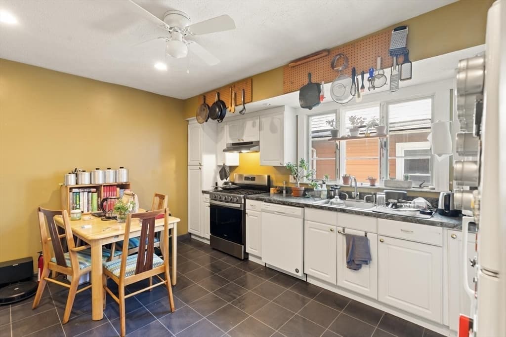 110 W Adams St, Somerville MA 02144 photo 22