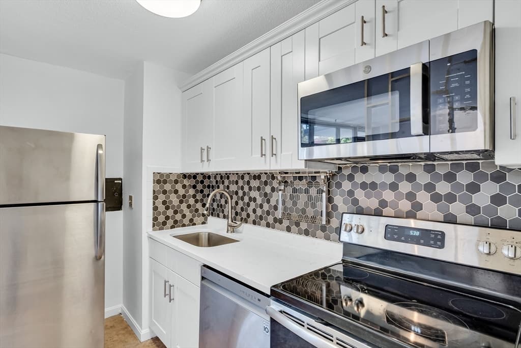 125 Trapelo Road # 12, Belmont MA 02478