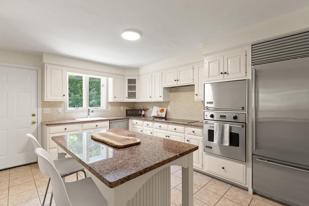 24 Minihans Ln, Quincy MA 02169 photo 11