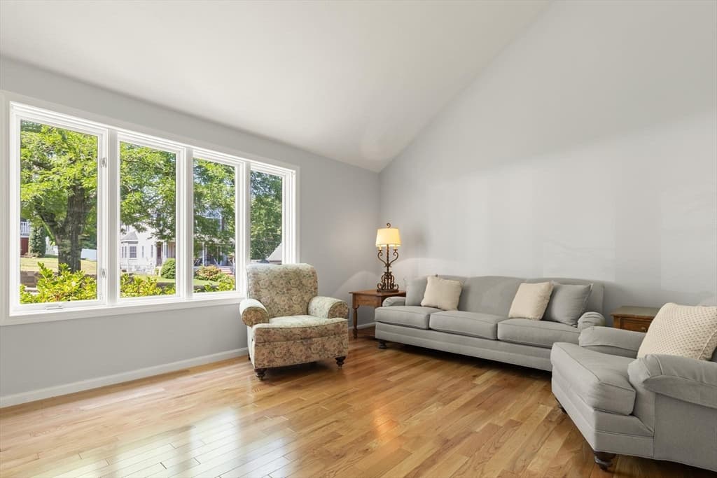 24 Minihans Ln, Quincy MA 02169 photo 4