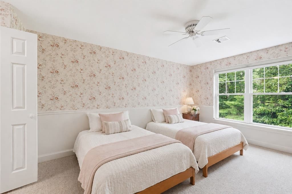 Condominium at 7 Crescent Way # 306, Sturbridge MA 01518, Sturbridge, photo 12 of 42