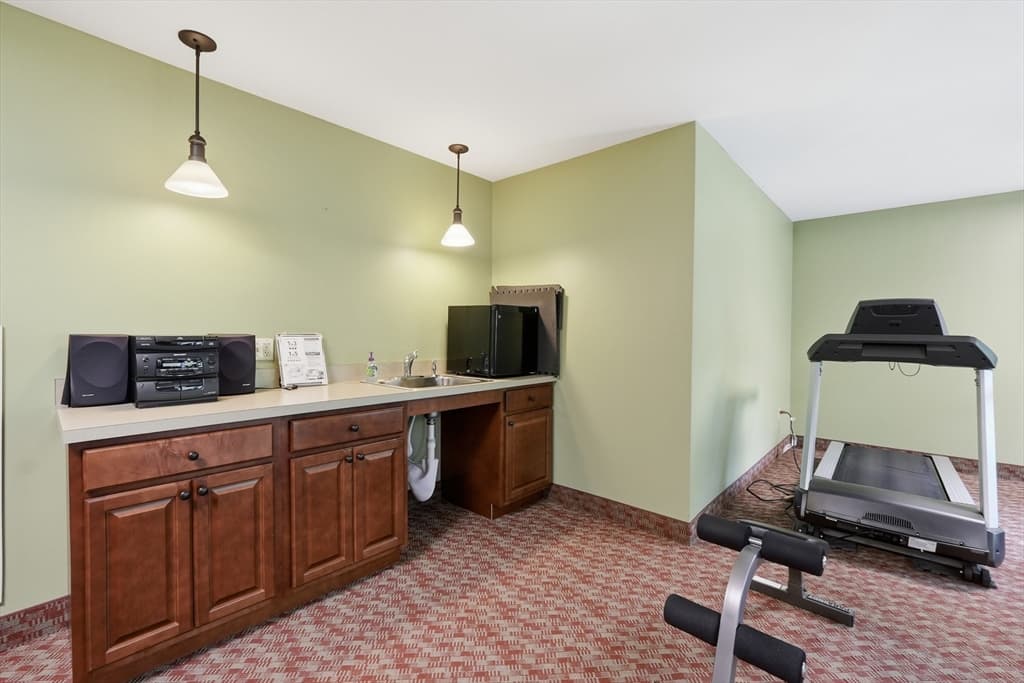 Condominium at 7 Crescent Way # 306, Sturbridge MA 01518, Sturbridge, photo 29 of 42