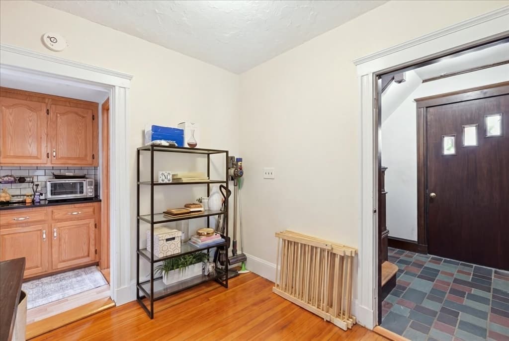 152 Davis St, Quincy MA 02170 photo 6