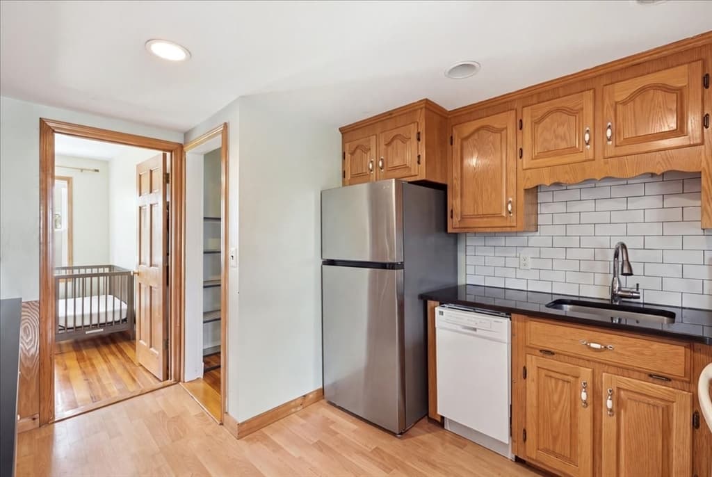 152 Davis St, Quincy MA 02170 photo 12
