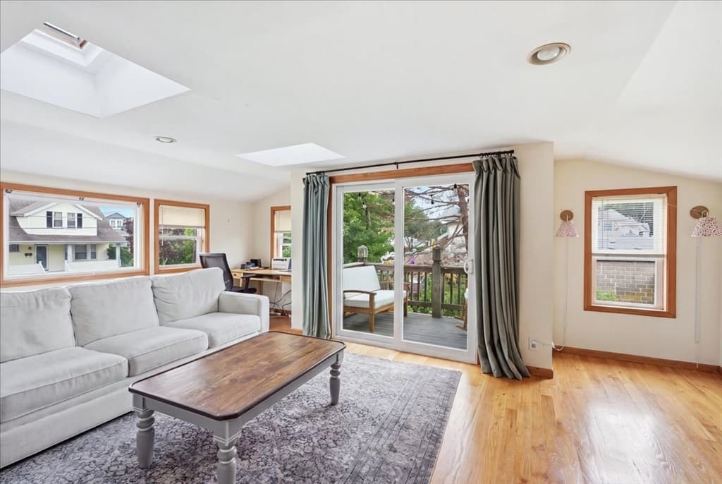 152 Davis St, Quincy MA 02170 photo 8