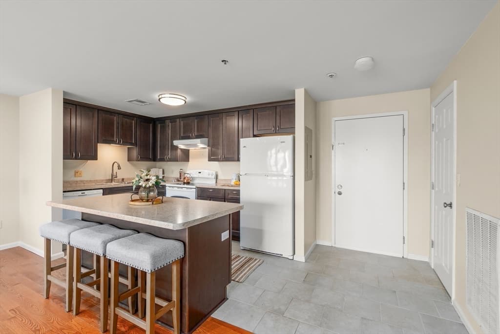 38 Dunham Road # 204, Beverly MA 01915 photo 7