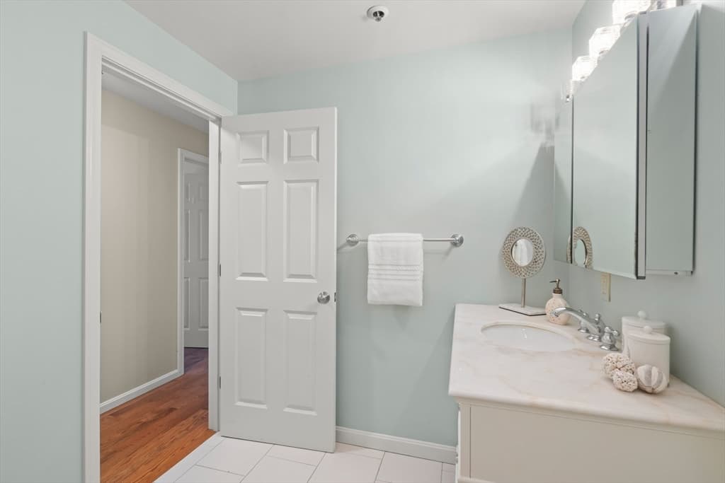 38 Dunham Road # 204, Beverly MA 01915 photo 19