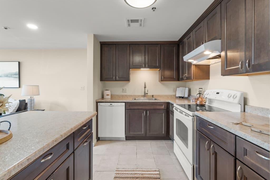 38 Dunham Road # 204, Beverly MA 01915 photo 4