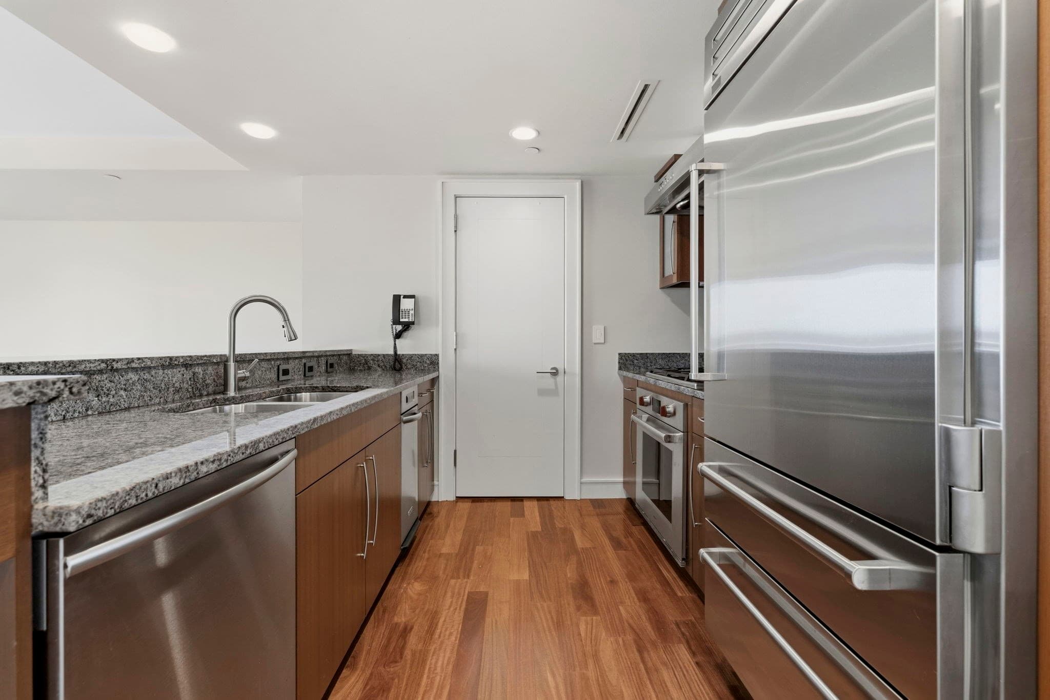 Condominium at 3 Battery Wharf # 3501, Boston MA 02109, photo 5 of 22