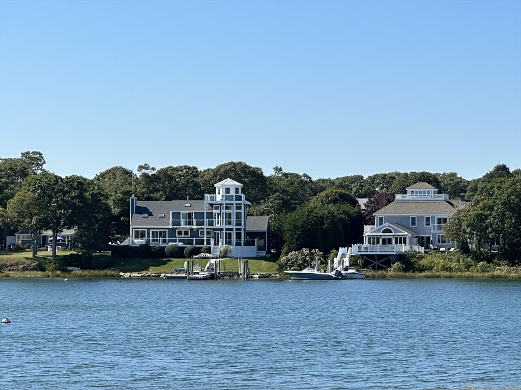 44 Commodore Ln, Falmouth MA 02536 photo 5