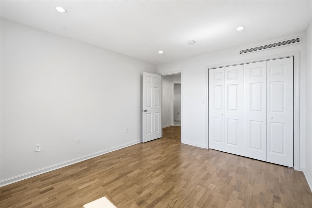 Condominium at 165 Cottage # 701, Chelsea MA 01250, Chelsea, photo 14 of 37