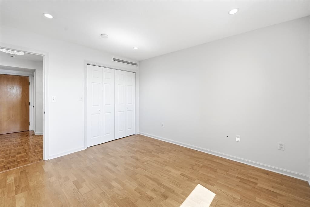 Condominium at 165 Cottage # 701, Chelsea MA 01250, Chelsea, photo 19 of 37