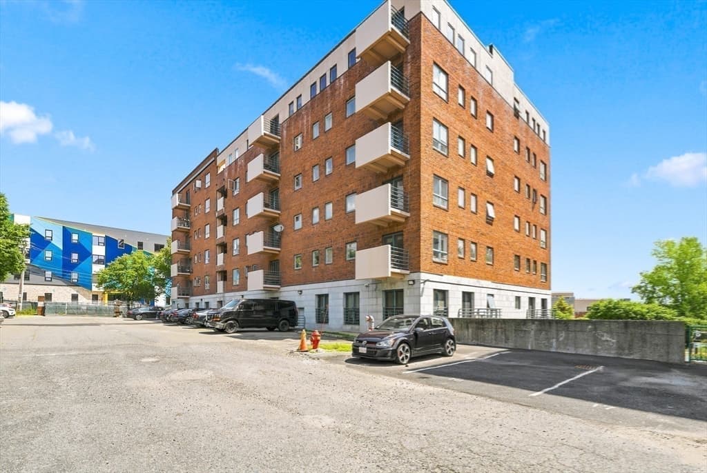 Condominium at 165 Cottage # 701, Chelsea MA 01250, Chelsea, photo 31 of 37