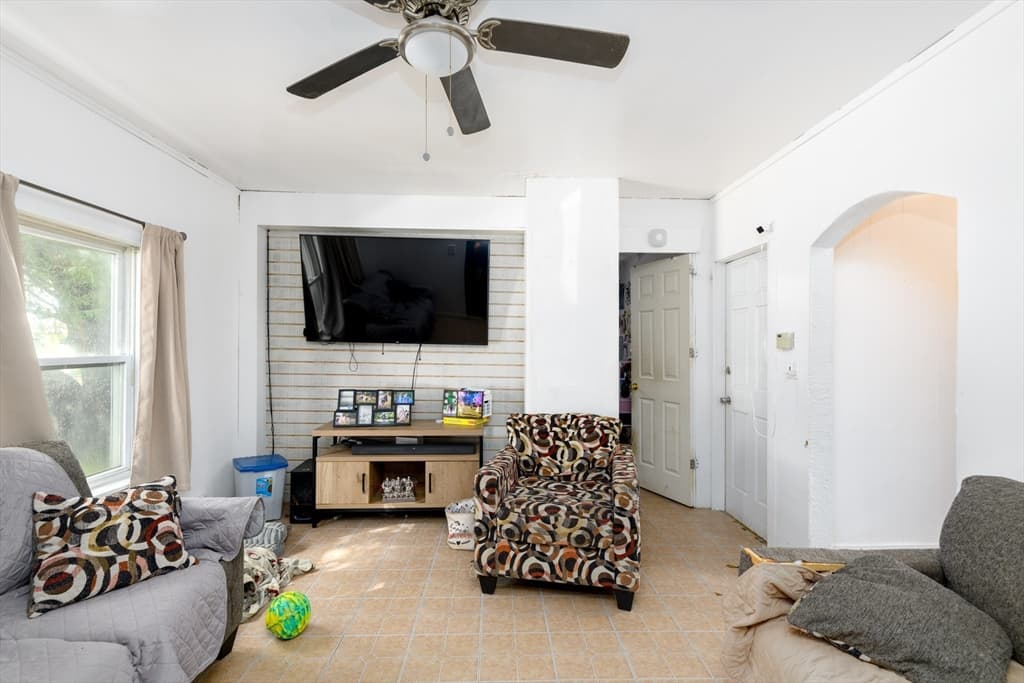 247 Mechanic Street, Leominster MA 01453 photo 9