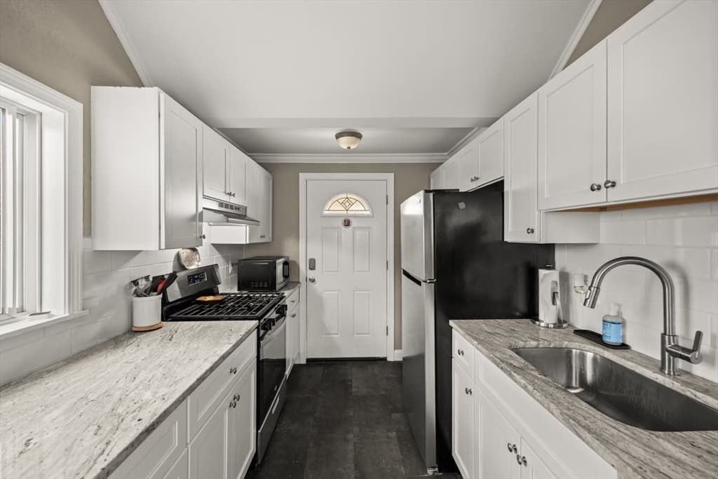 315 Washington St, Fall River MA 02721