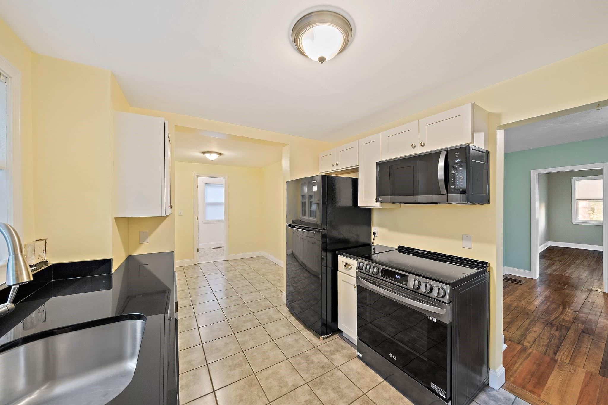 3 Family - 3 Units Up/Down at 3 Revere Ct, Canton MA 02021, Canton, photo 17 of 39