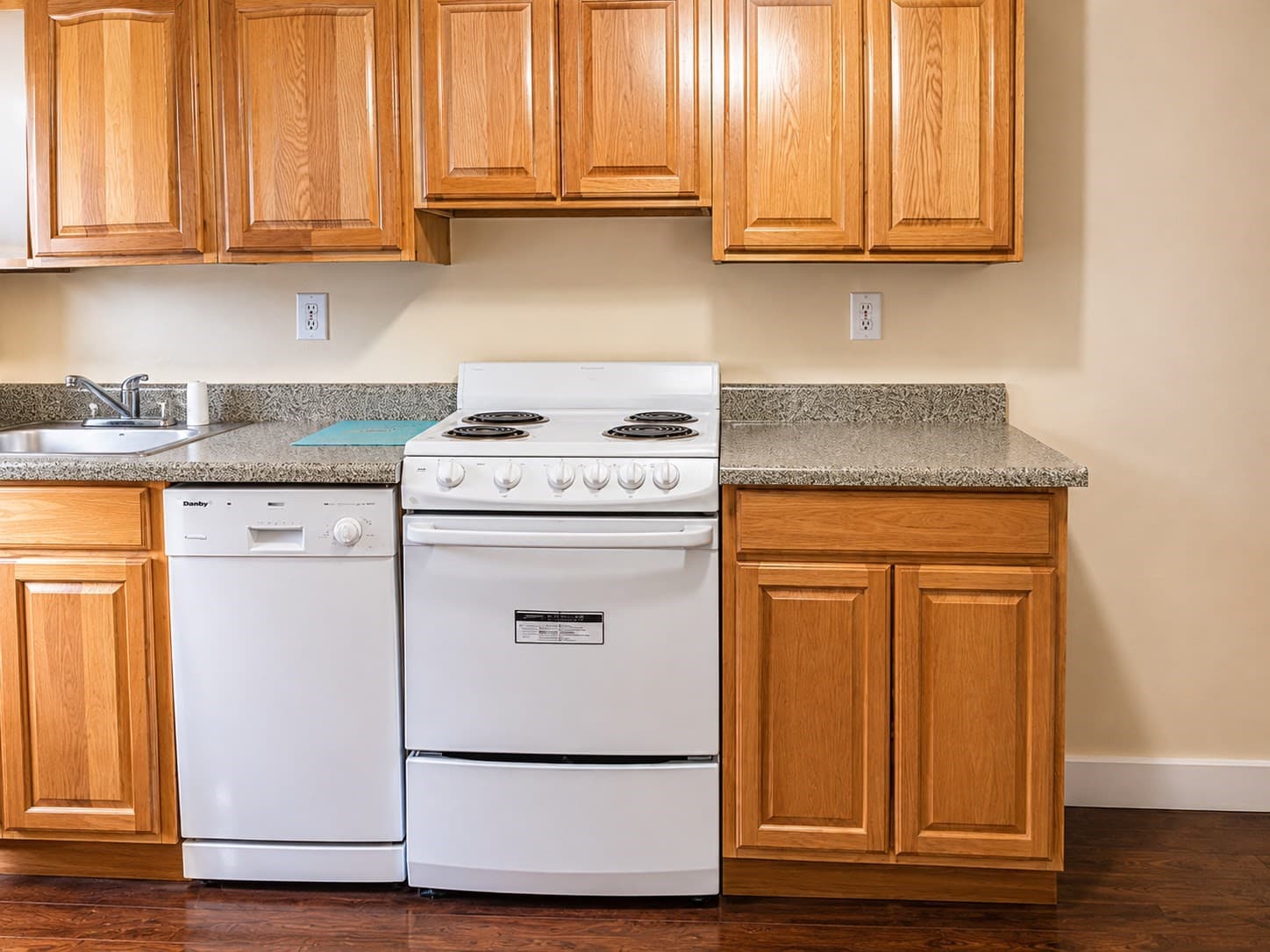3 Family - 3 Units Up/Down at 3 Revere Ct, Canton MA 02021, Canton, photo 34 of 39