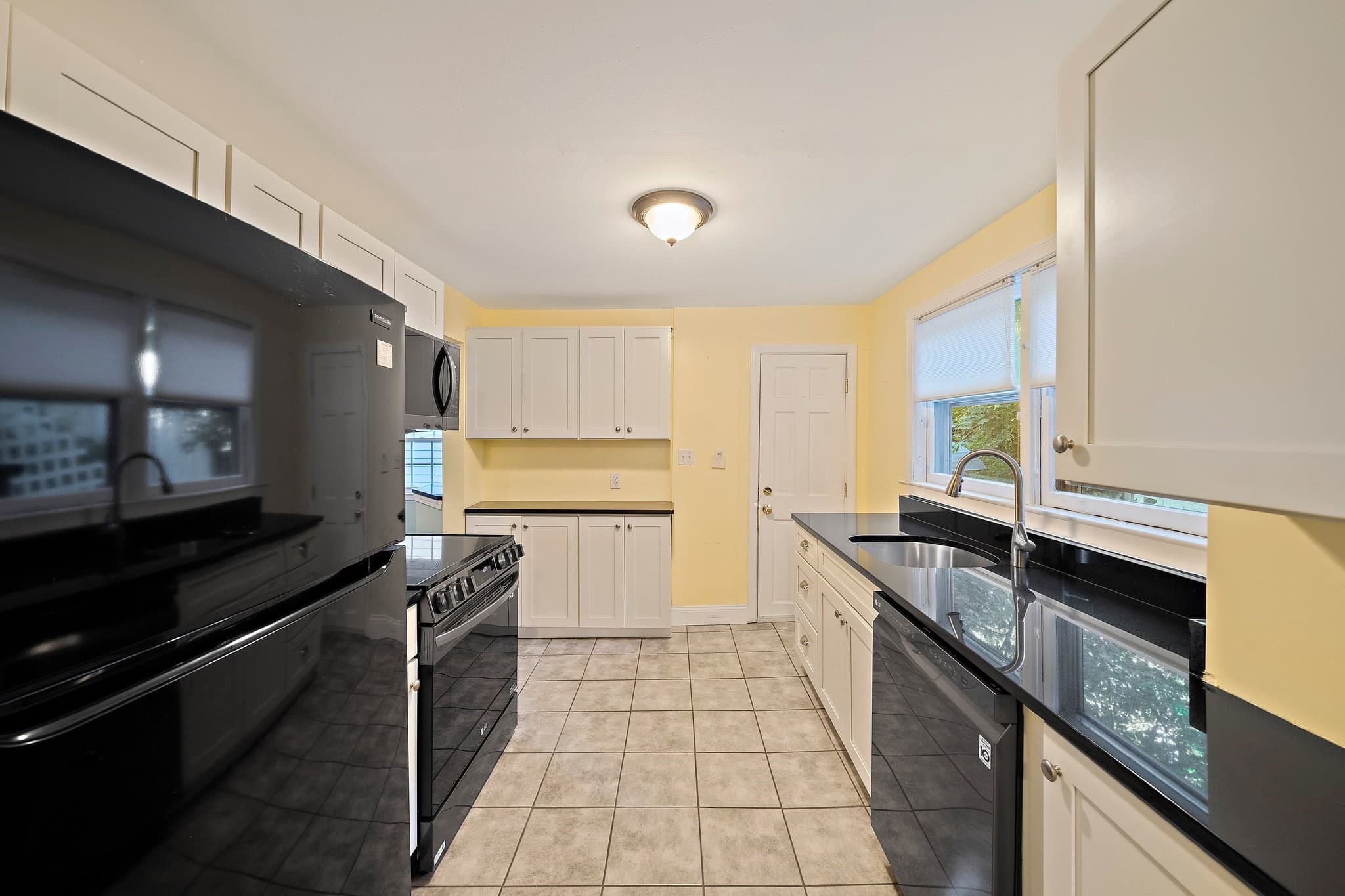 3 Family - 3 Units Up/Down at 3 Revere Ct, Canton MA 02021, Canton, photo 19 of 39