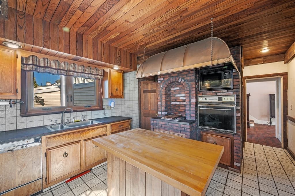 40 Harrington Ave, Revere MA 02151 photo 17
