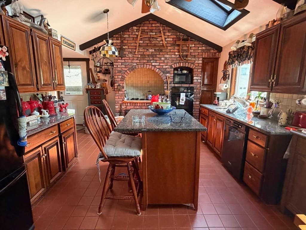 47 Wheeler Street, Gloucester MA 01930 photo 3